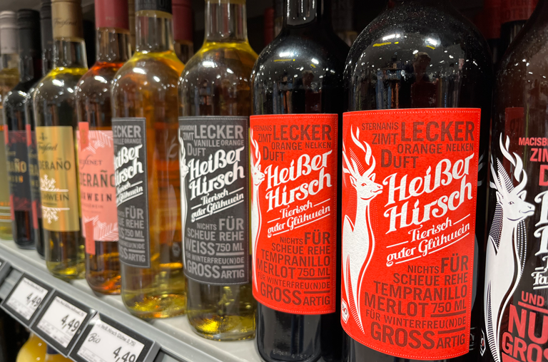 Glühwein Heißer Hirsch im Markt