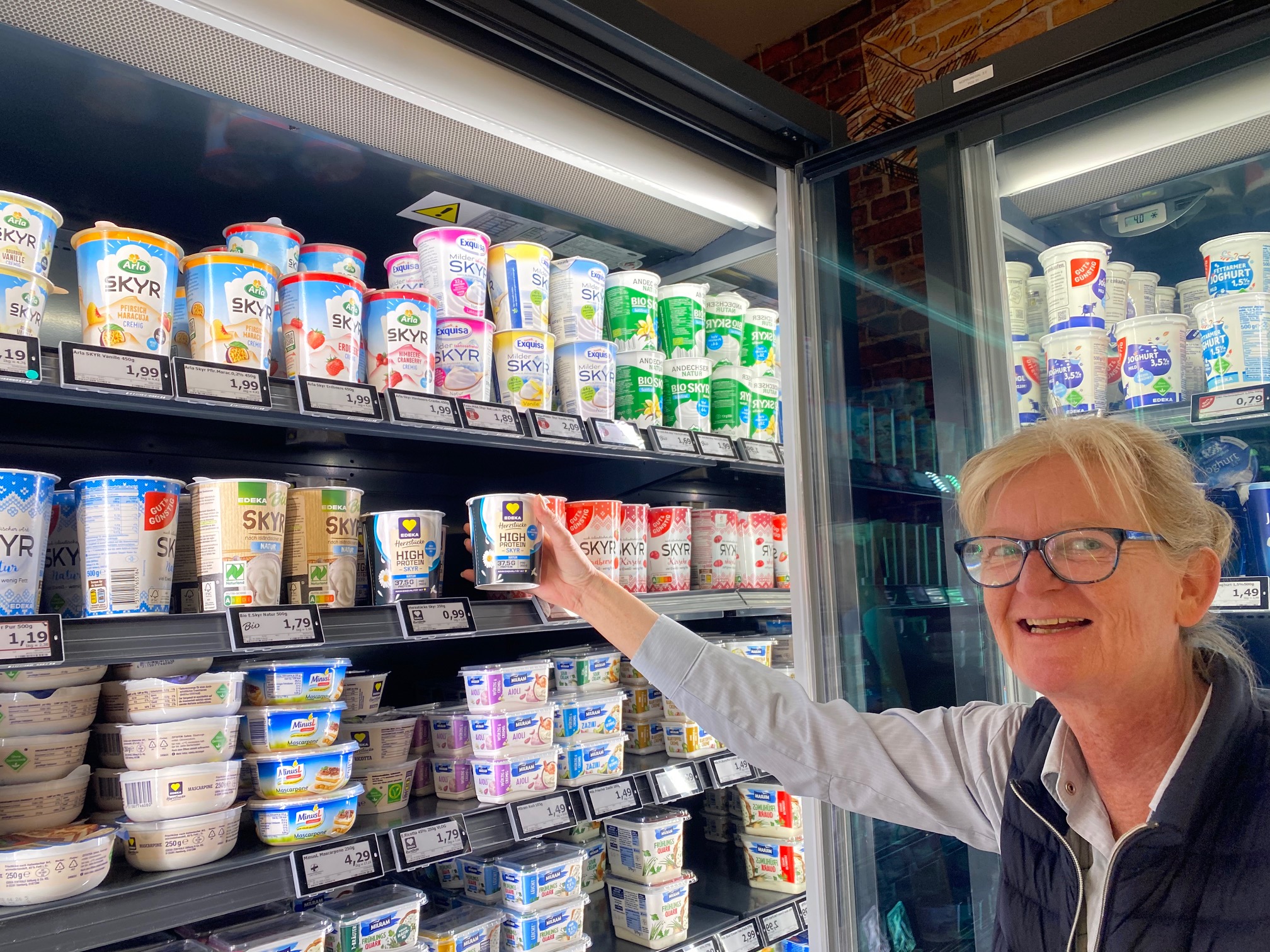 Frau Hamann-Riekers kann sich gar nicht entscheiden und findet alle lecker