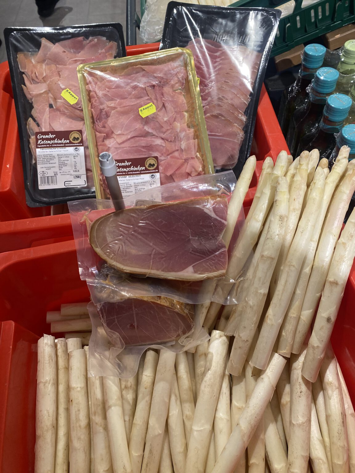 Grander Schinken und frischer Spargel