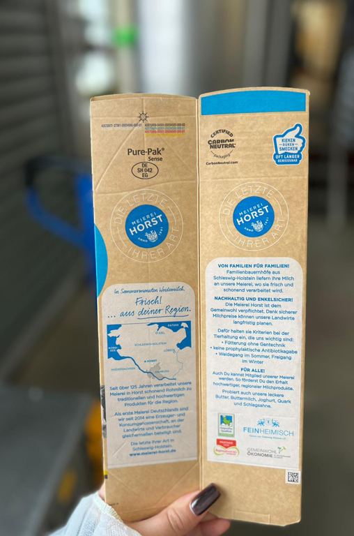 Auszubildende von EDEKA Appel bei einem Rundgang durch die Meierei Horst