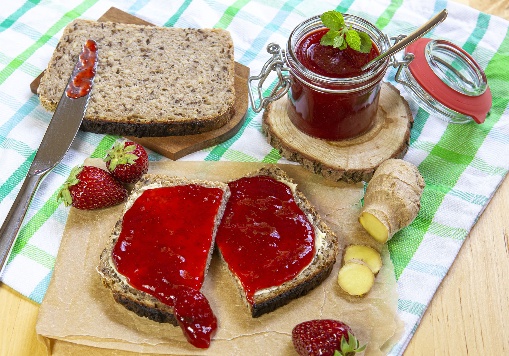 Erdbeermarmelade mit Ingwer, EDEKA Appel Rezept, Quelle: Fotoagentur Herzberg
