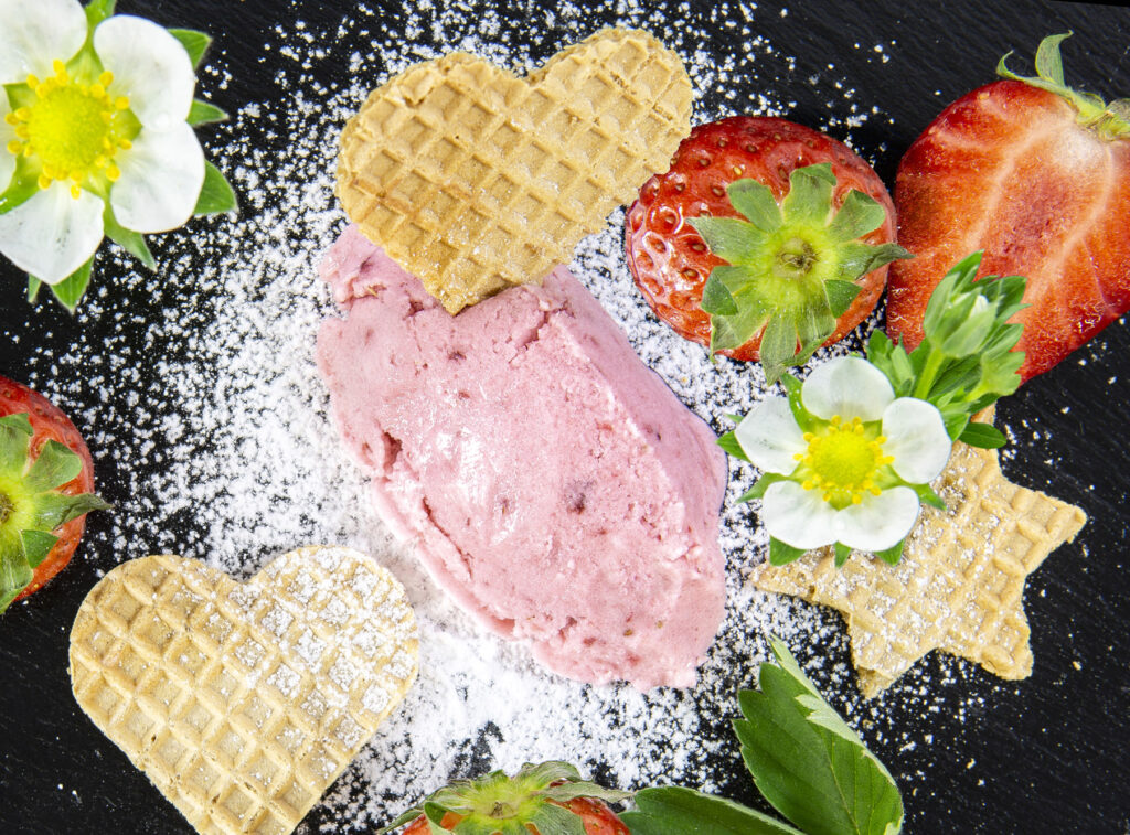 Erdbeereis, EDEKA Appel Rezept, Quelle: Fotoagentur Herzberg