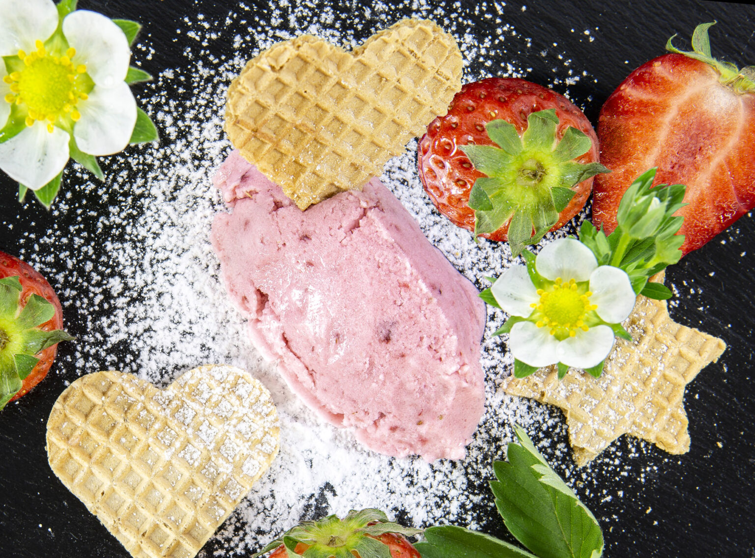 Erdbeereis, EDEKA Appel Rezept, Quelle: Fotoagentur Herzberg