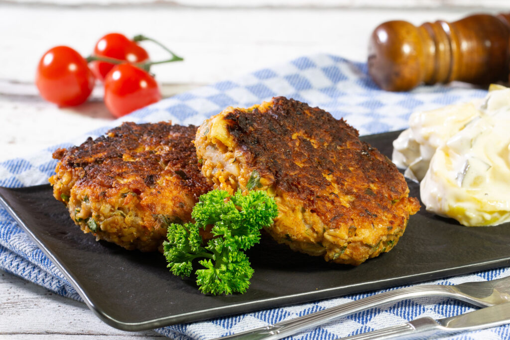 Haferflocken-Frikadellen, vegetarisch, EDEKA Appel Rezept, Quelle: Fotoagentur Herzberg