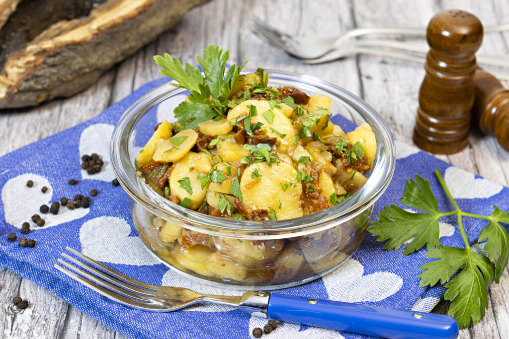Kartoffelsalat, vegan, EDEKA Appel Rezept, Quelle: Fotoagentur Herzberg