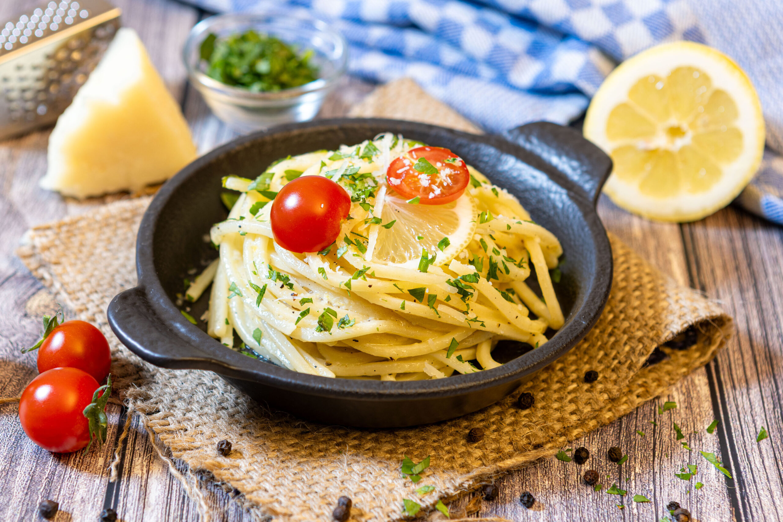 Spaghetti al limone, EDEKA Appel Rezept, Quelle: Fotoagentur Herzberg