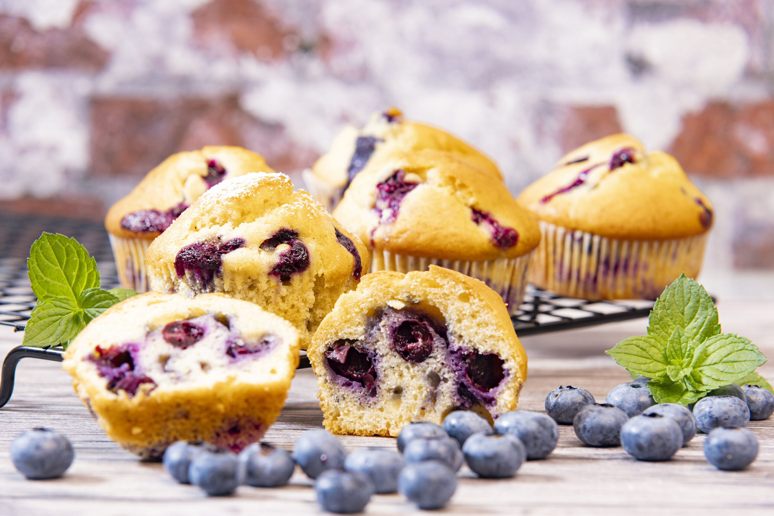 Klassische Blaubeer-Muffins, EDEKA Appel Rezept, Quelle: Fotoagentur Herzberg